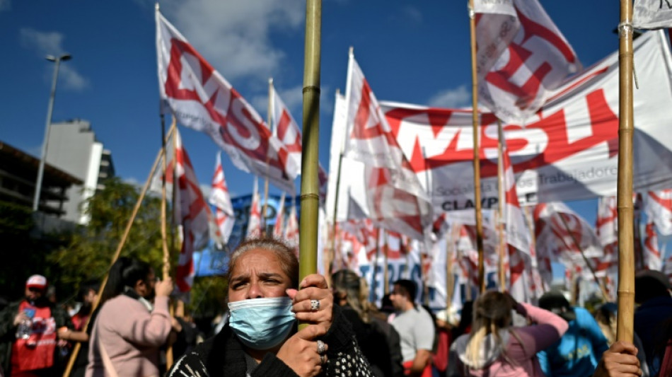 Marcha en Argentina por más trabajo y mejores salarios frente a una inflación desbordada