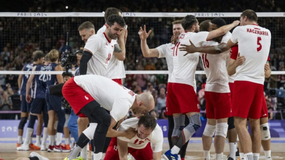 Pol&ocirc;nia elimina EUA e vai &agrave; final ol&iacute;mpica do v&ocirc;lei masculino ap&oacute;s 48 anos