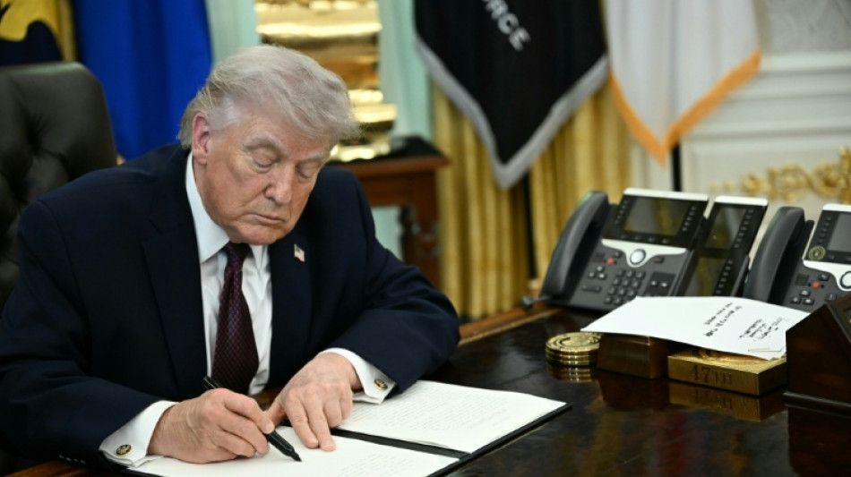  Droits de douane: Trump impose certains m&eacute;dicaments, revoit ceux sur les m&eacute;taux 