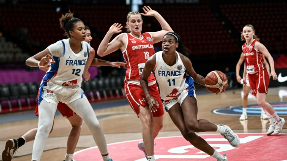 Euro de basket: les Françaises corrigent la Suisse avant les quarts