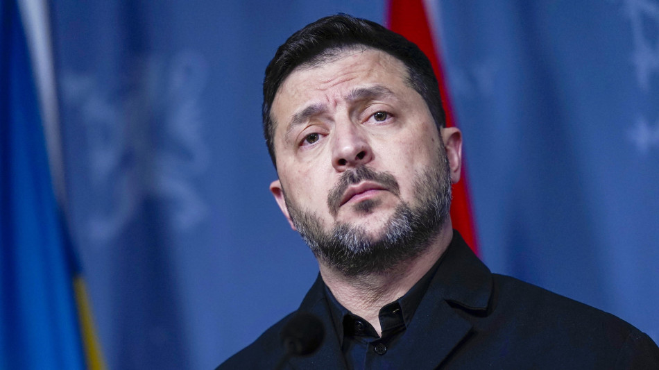  Zelensky, 'favorevoli a incontro trilaterale il prima possibile' 