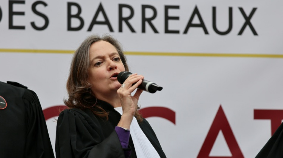  Des rassemblements d'avocats partout en France contre la r&eacute;forme de la justice criminelle 