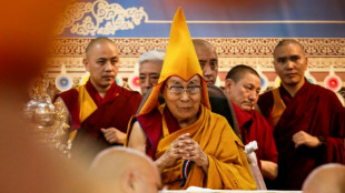 Le Dala&iuml; Lama f&ecirc;te ses 90 ans et laisse entendre qu'il aura un successeur