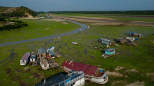 Seca perturba a vida dos moradores de Manaus