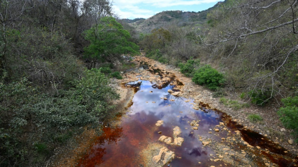 Un r&iacute;o sin vida alimenta temores tras el retorno de la miner&iacute;a a El Salvador