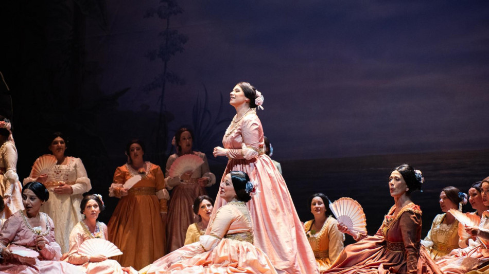 Applausi per Venezi nella Favorita di Donizetti a Cagliari