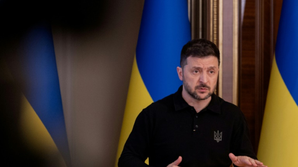 Ukraine: Zelensky dénonce la poursuite des attaques malgré la trêve de Poutine