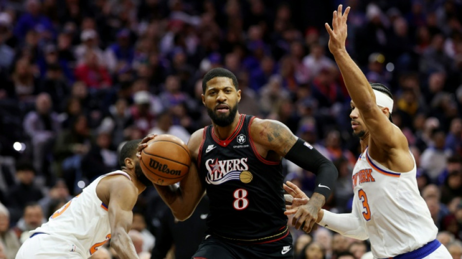  Paul George, ala do Philadelphia 76ers, &eacute; suspenso por 25 jogos por doping 