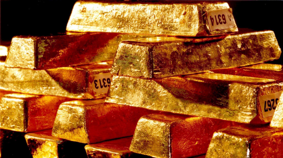L'oro &egrave; in lieve ripresa ma rimane sotto 4.000 dollari