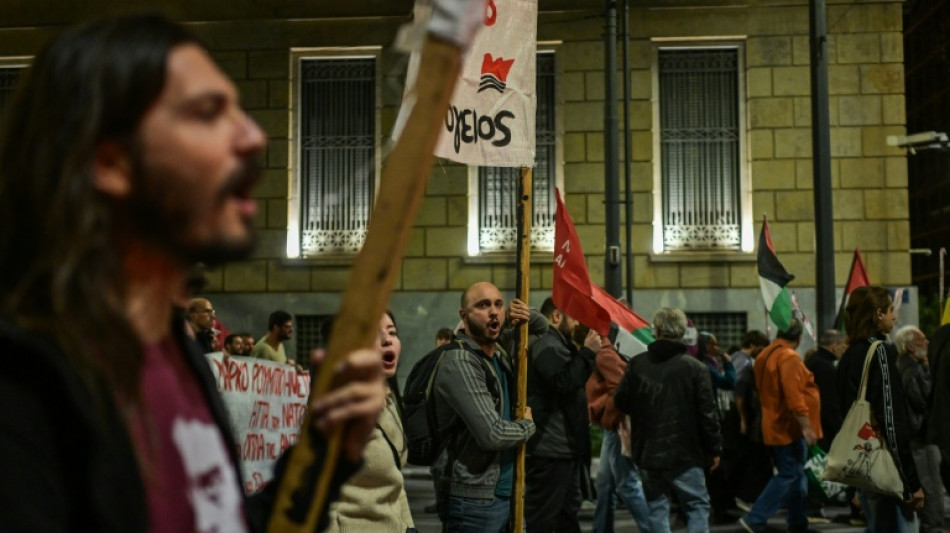 Mais de duas mil pessoas protestam em Atenas contra visita de Marco Rubio 