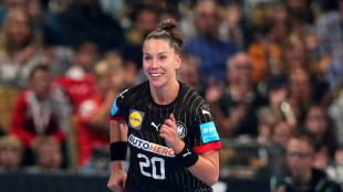"Gerannt wie verr&uuml;ckt": DHB-Frauen deklassieren Slowakei
