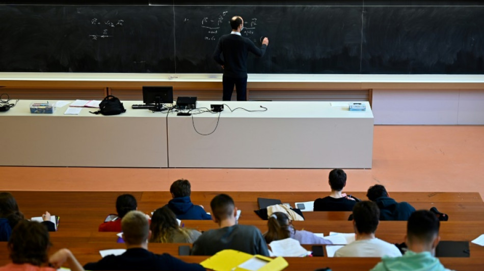  Professoren an deutschen Universit&auml;ten nehmen weniger Drittmittel ein 