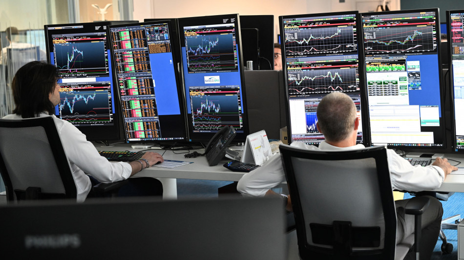  Borsa: Milano in rialzo con le banche, corre Avio 