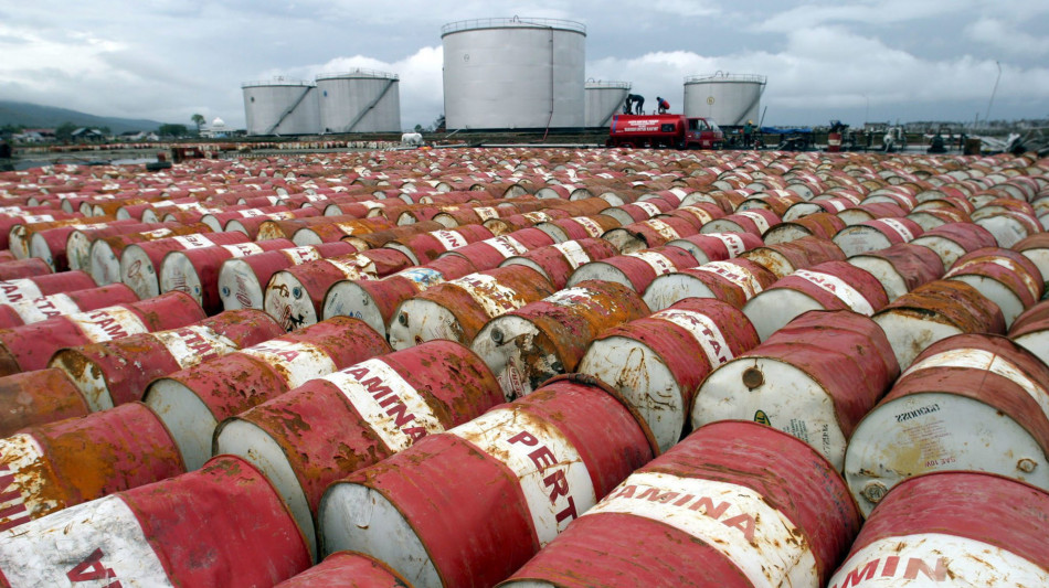 Prezzo petrolio in lieve aumento, Wti a 68,14 dollari