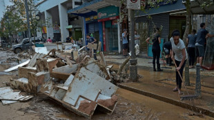 Brésil: sirènes d'alarme à Petropolis, où le bilan s'élève à 117 morts