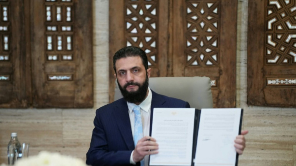 Syriens &Uuml;bergangspr&auml;sident gibt Vereinbarung mit Kurden und Waffenruhe bekannt