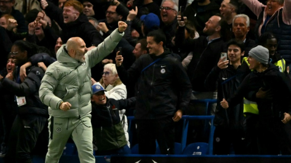 Liverpool lose again at Chelsea, Arsenal go top of Premier League