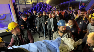 Explosion dans une mine en Turquie: 25 morts, des dizaines d'ouvriers pi&eacute;g&eacute;s sous terre