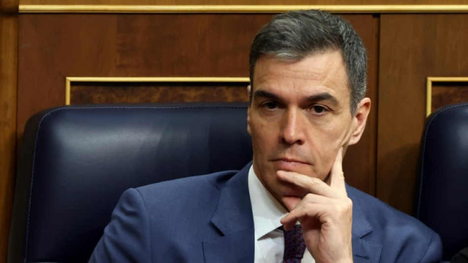 S&aacute;nchez permanecer&aacute; no cargo de primeiro-ministro da Espanha ap&oacute;s amea&ccedil;ar ren&uacute;ncia