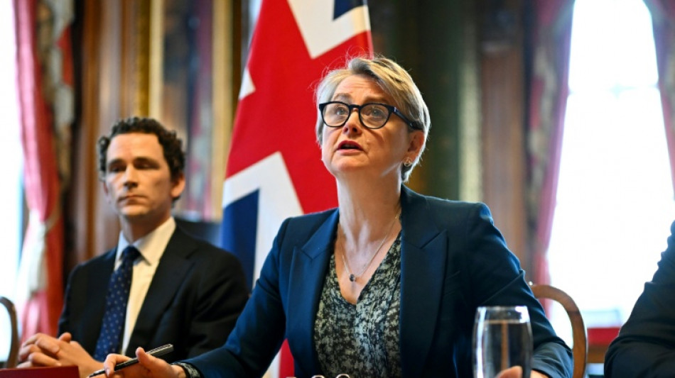  UK foreign minister stresses 'urgent need' to reopen Hormuz strait 