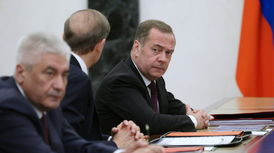 Medvedev,non dovevamo fidarci dell'Occidente, anche Italia