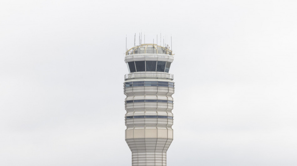 Collisione in pista tra due aerei al Reagan di Washington