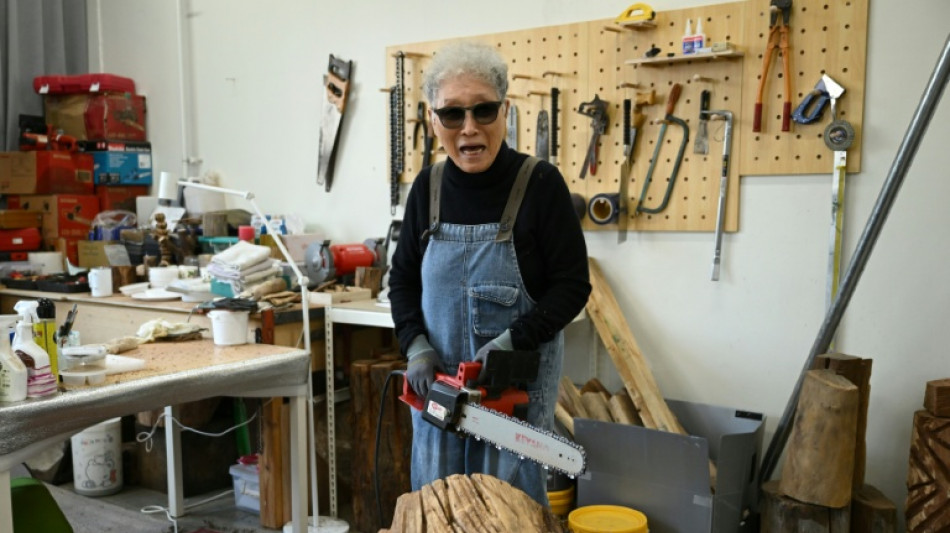  "Ma scie est mon corps": une sculptrice sud-cor&eacute;enne nonag&eacute;naire enfin reconnue comme pionni&egrave;re 