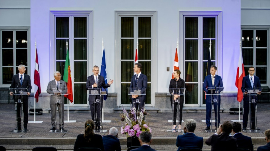 El jefe de la OTAN dice que Ucrania necesita "m&aacute;s armas pesadas"