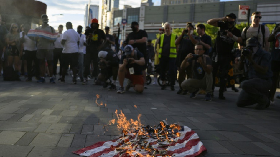 Cargos para 10 personas por la muerte de un recluso negro en un psiqui&aacute;trico de EEUU