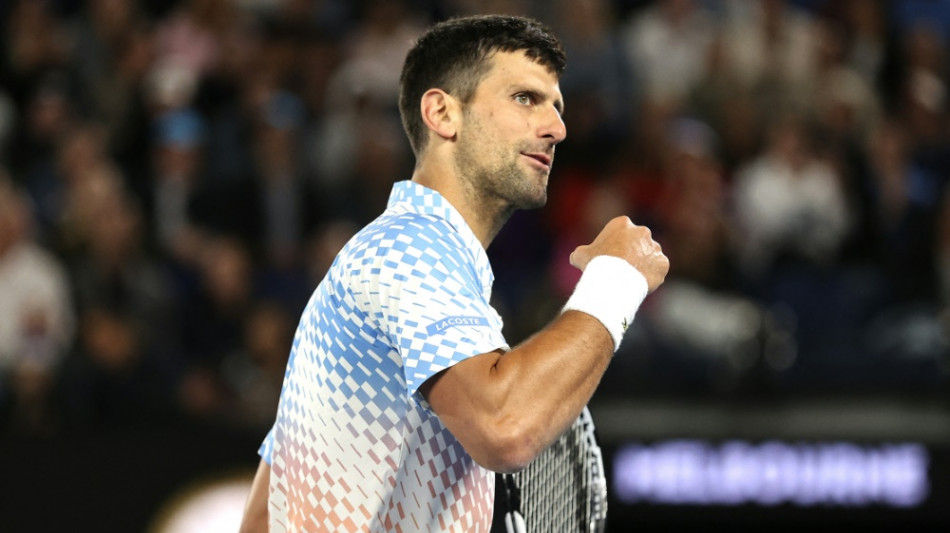 Trotz Oberschenkelproblemen: Djokovic in Runde drei