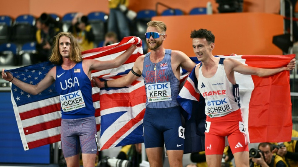  Britain's Kerr outsprints Hocker for world indoor 3,000m gold 