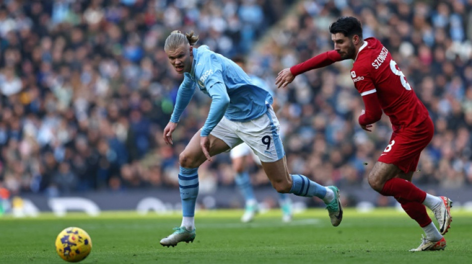 City e Liverpool empatam no Campeonato Ingl&ecirc;s; Newcastle goleia Chelsea