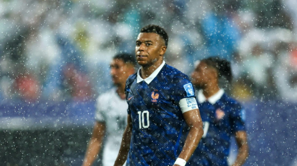  Jubilar Mbapp&eacute; brilliert beim "Wasserball" in Philadelphia 
