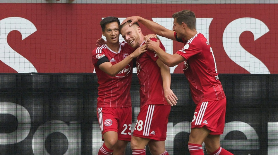 Sieg gegen Paderborn: D&uuml;sseldorf vorerst Tabellenf&uuml;hrer