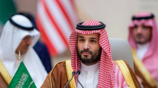 Macron re&ccedil;oit le prince h&eacute;ritier saoudien, malgr&eacute; Khashoggi et la col&egrave;re des d&eacute;fenseurs des droits humains
