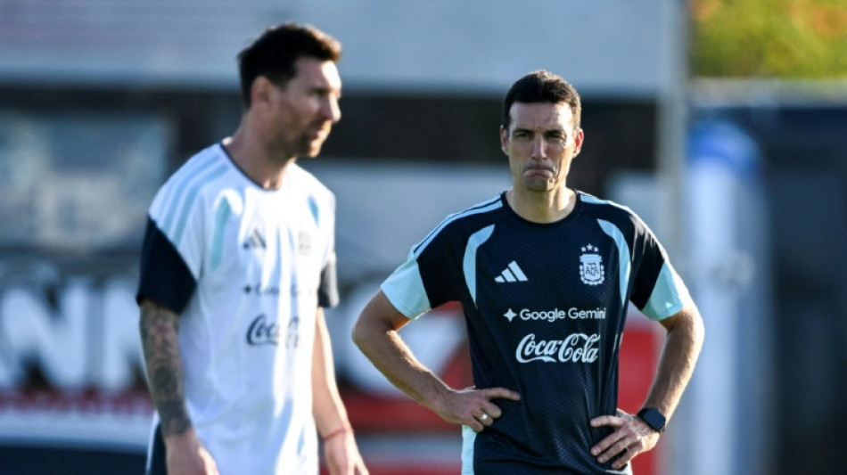  Argentina anuncia primeiros amistosos ap&oacute;s sa&iacute;da de Messi 
