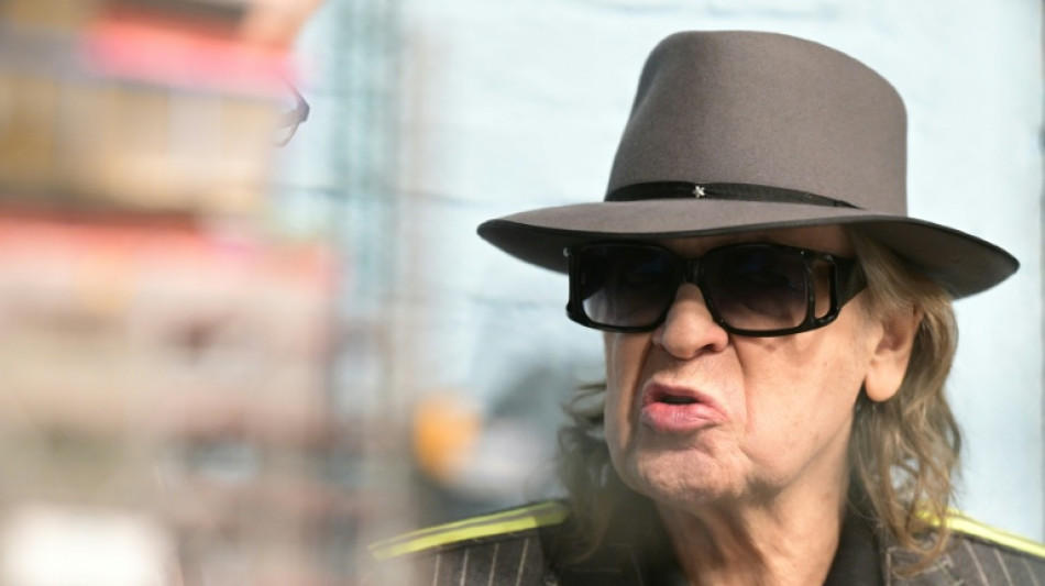  Udo Lindenberg in Krankenhaus behandelt - 80-j&auml;hriger K&uuml;nstler gibt Entwarnung 