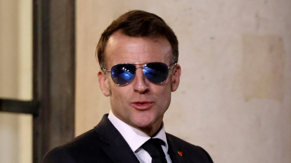 Macron veut l'interdiction des r&eacute;seaux sociaux aux moins de 15 ans "d&egrave;s la rentr&eacute;e prochaine"