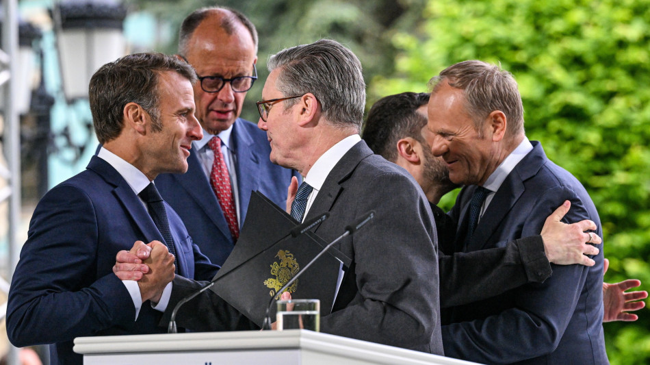 Macron, oggi nuovo colloquio con Zelensky e leader Ue