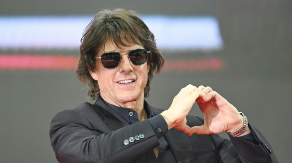 Tom Cruise traz o espetáculo de volta a Cannes depois da política