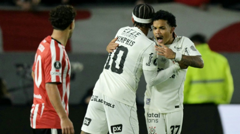  Corinthians busca empate com Estudiantes (1-1) na ida das quartas da Libertadores 