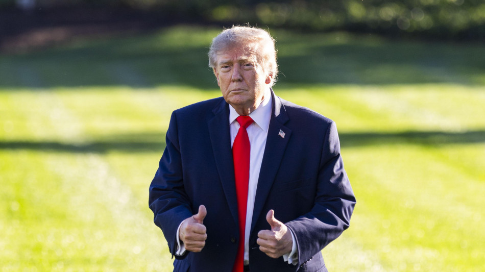  Trump in calo nei sondaggi, il tasso di approvazione scende al 37% 
