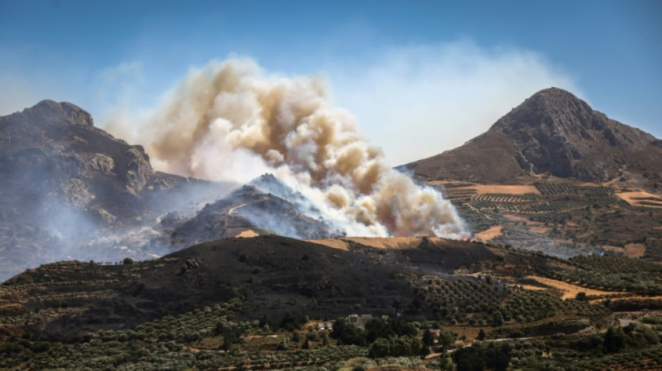 La Gr&egrave;ce frapp&eacute;e par de nouveaux incendies 