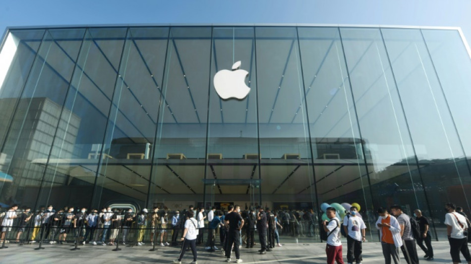 China confina la zona alrededor de la mayor f&aacute;brica mundial de tel&eacute;fonos iPhone