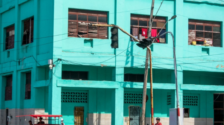  Cuba reconecta dos provincias a la red nacional tras un fallo el&eacute;ctrico 