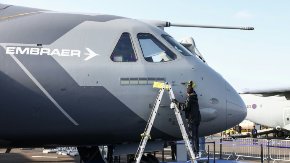  Embraer melhora previs&otilde;es ap&oacute;s receita recorde 