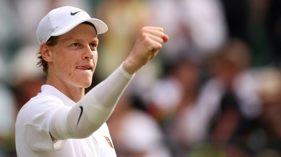 Sinner supera dores no cotovelo, vence Shelton e vai à semifinal de Wimbledon