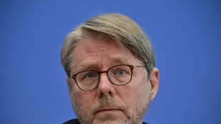 Bamf-Chef stellt Asylrecht infrage: Forderungen nach Abl&ouml;sung