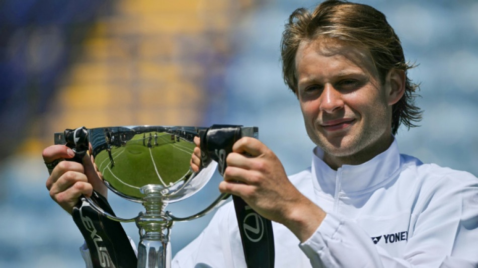  Bergs wins Eastbourne final to clinch first ATP title 
