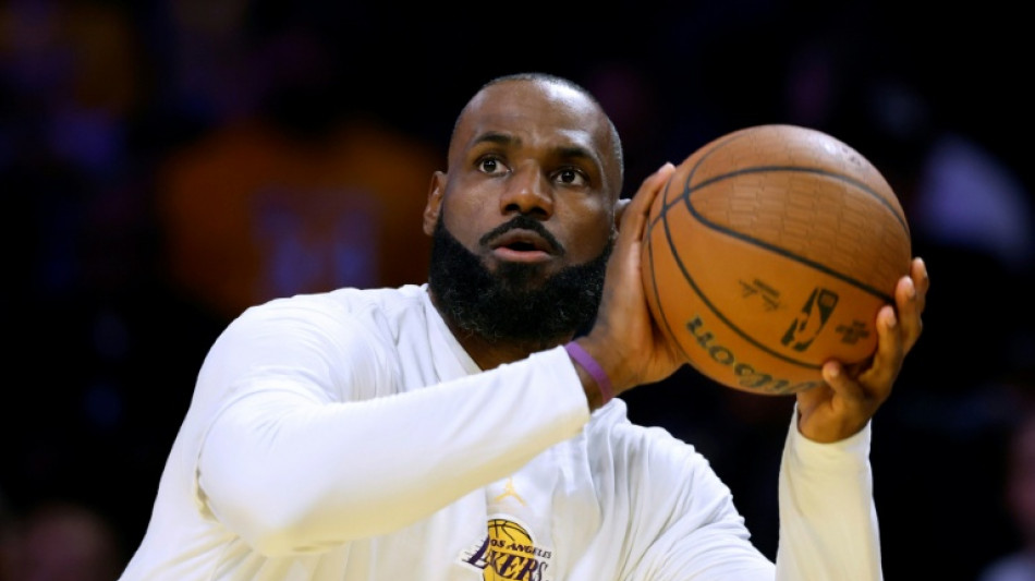  LeBron James says he will play for Philadelphia 76ers 